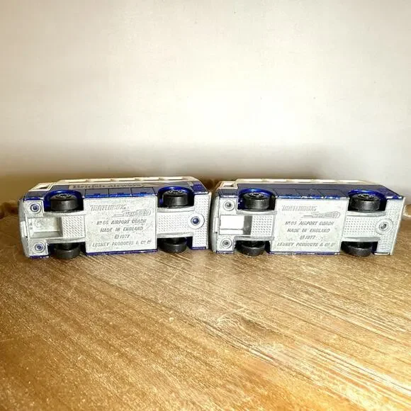 Lesney Matchbox Superfast Airport Coaches-American Airlines/British Airways Set - Picture 5 of 6